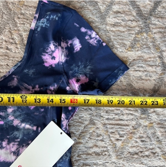 NWT lululemon Align™ T-Shirt Circulate Tie Dye Mineral Blue Multi Size 12 - Picture 7 of 7